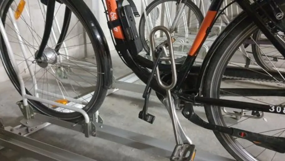 BICYCLE RACKS ERGONOMIC (two tiers)