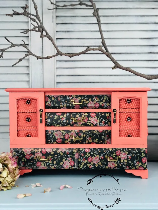 Dixie Belle Flamingo Chalk Paint