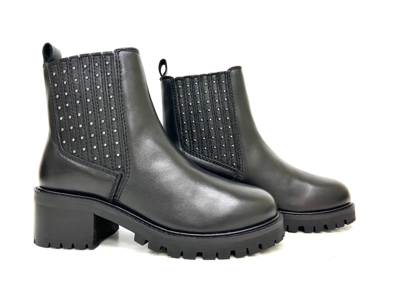 Saka Black Studded Chelsea